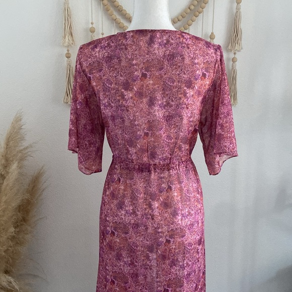 Boutique sheer ruffle v neck midi maxi dress burgundy purple pink Amazon medium - Picture 13 of 16